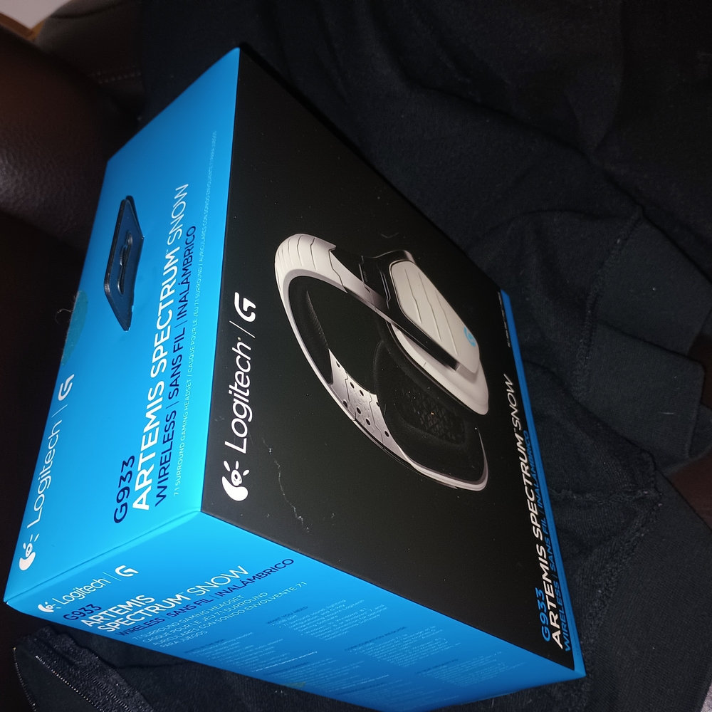 Logitech G933 Artemis Spectrum Snow Wireless Headset